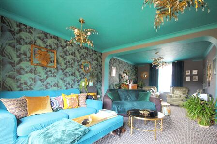 Staplehurst Road, 4 bedroom End Terrace House for sale, £380,000