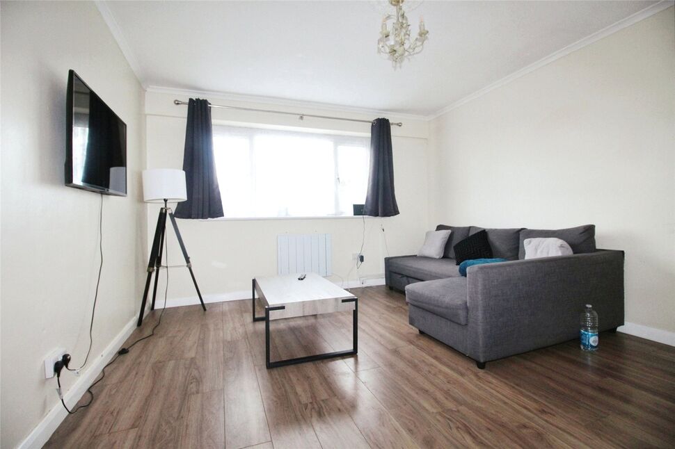 Main image of 2 bedroom  Flat for sale, London Road, Sittingbourne, Kent, ME10