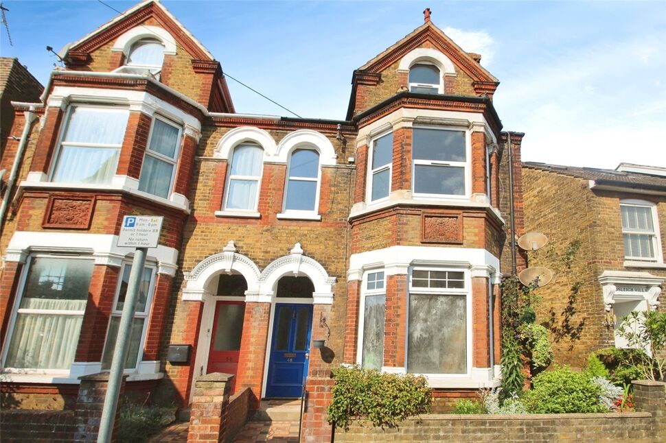 Main image of 3 bedroom  Flat for sale, Park Road, Sittingbourne, Kent, ME10