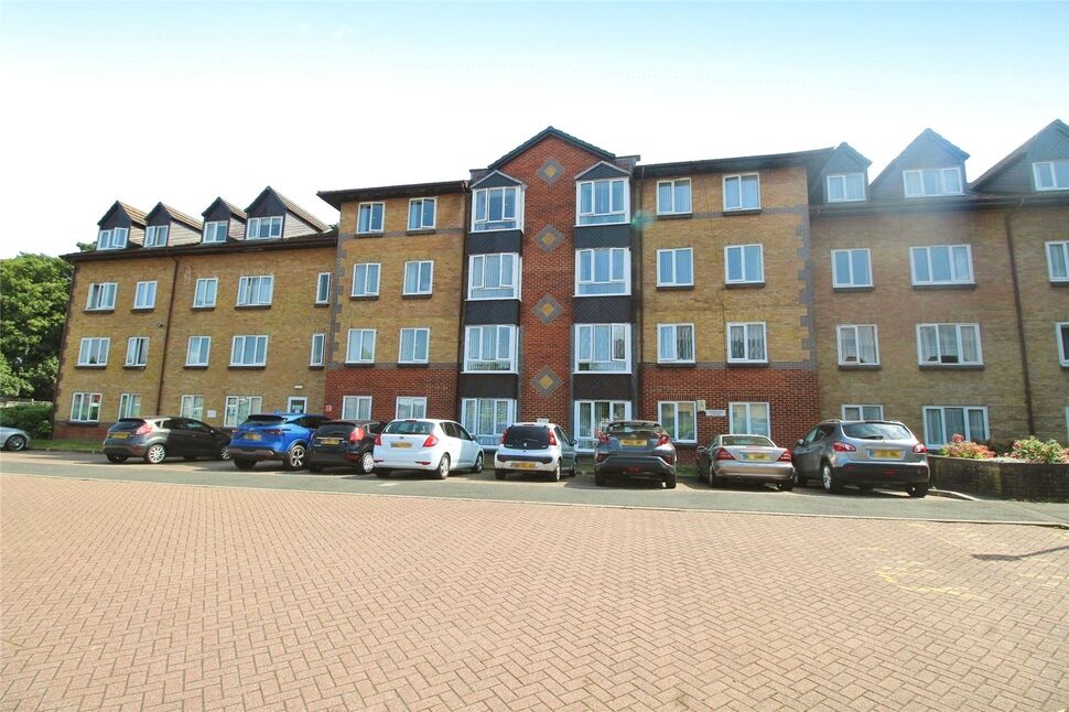 Main image of 1 bedroom  Flat for sale, Barkers Court, Sittingbourne, Kent, ME10