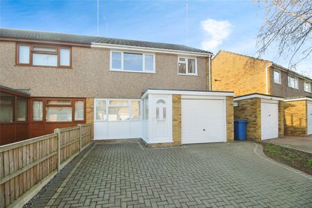 Grove Park Avenue, 3 bedroom Semi Detached House to rent, £1,700 pcm