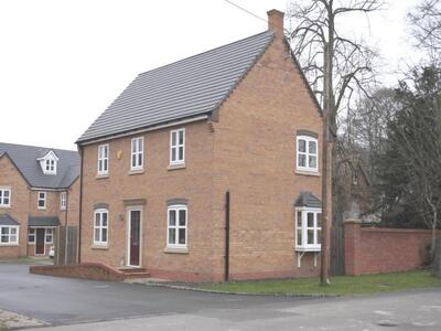 4 bedroom Detached House to rent