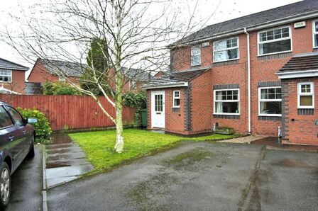 Watts Close, 2 bedroom Semi Detached House to rent, £775 pcm