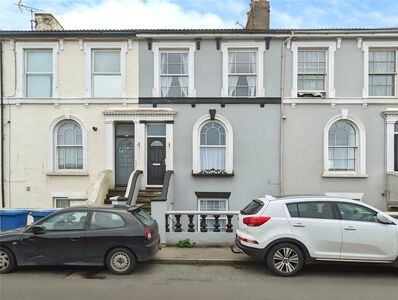 Marine Parade, 4 bedroom Mid Terrace House to rent, £1,800 pcm