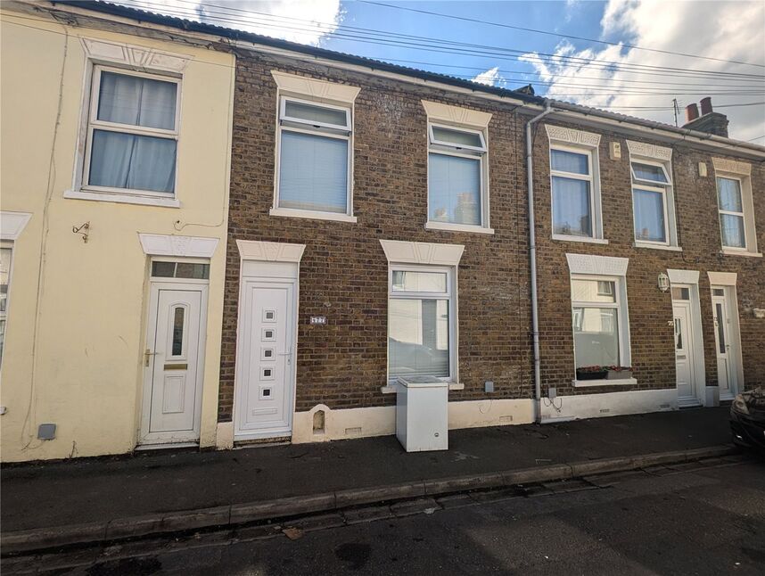 3 bedroom Mid Terrace House for sale