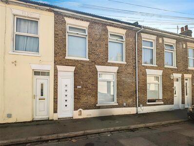 3 bedroom Mid Terrace House for sale