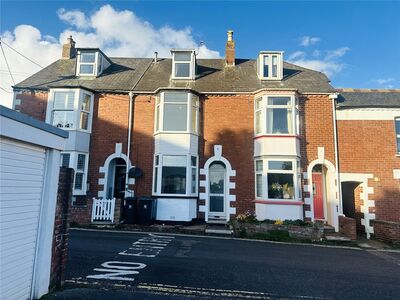 Lawn Vista, 3 bedroom Mid Terrace House to rent, £1,200 pcm