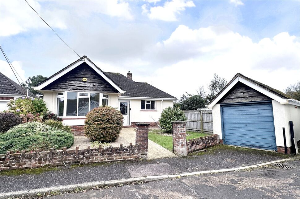 2 bedroom Detached Bungalow for sale