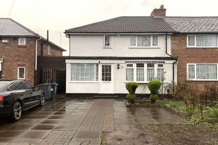 3 bedroom Semi Detached House to rent