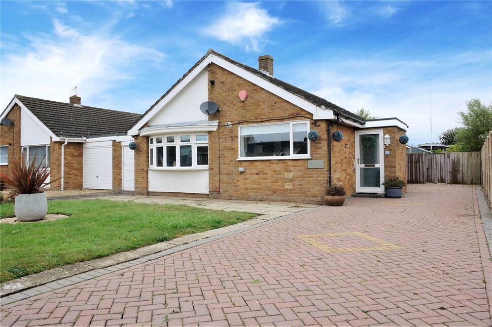 2 bedroom Link Detached Bungalow for sale