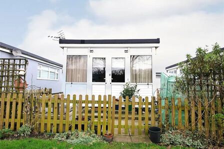 42nd Street, 1 bedroom Detached Bungalow for sale, £50,000