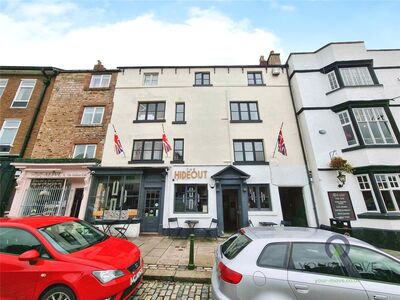 Market Place, 2 bedroom  Flat to rent, £675 pcm