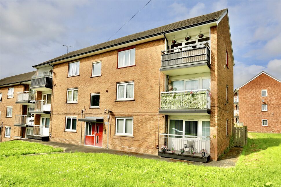 Main image of 2 bedroom  Flat for sale, Grayson Road, Rotherham, South Yorkshire, S61