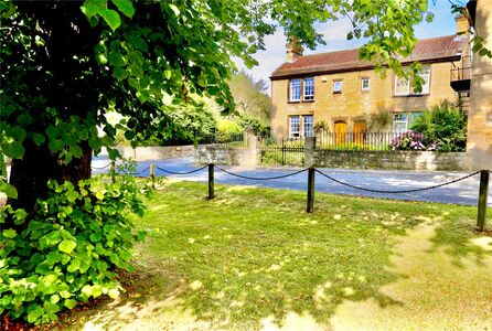 Castle Hill Fold, 2 bedroom Semi Detached House for sale, £199,950