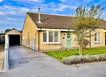 2 bedroom Semi Detached Bungalow for sale