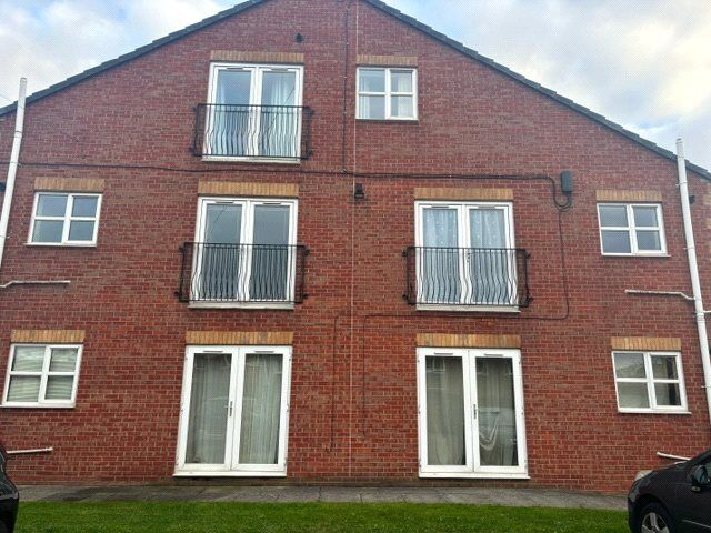 Main image of 2 bedroom  Flat for sale, Hampton Court, Darfield, South Yorkshire, S73