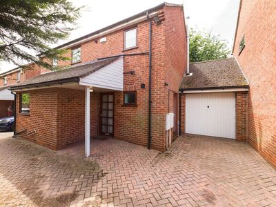 3 bedroom Detached House to rent