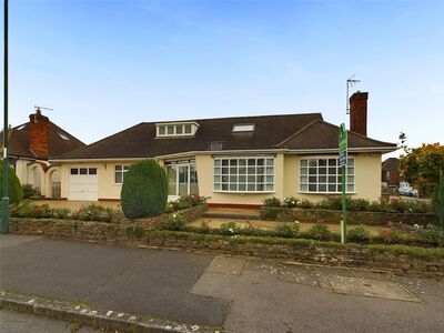 Templeoak Drive, 4 bedroom Detached House for sale, £460,000