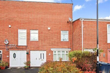 3 bedroom Mid Terrace House for sale