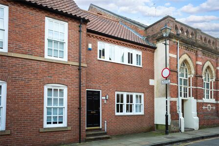 St. Andrew Place, 3 bedroom End Terrace House for sale, £375,000