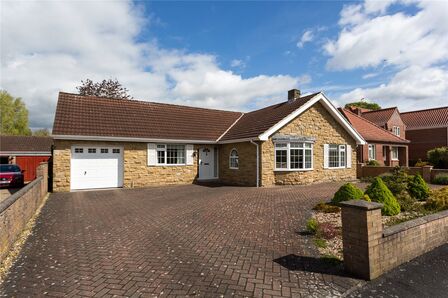 Oak Tree Way, 3 bedroom Detached Bungalow for sale, £575,000