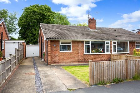 Eastfield Crescent, 2 bedroom Semi Detached Bungalow for sale, £290,000