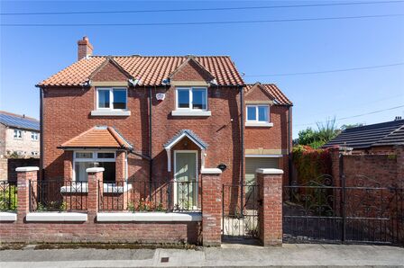 Cinder Lane, 3 bedroom Detached House for sale, £425,000