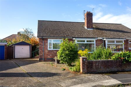 2 bedroom Semi Detached Bungalow for sale