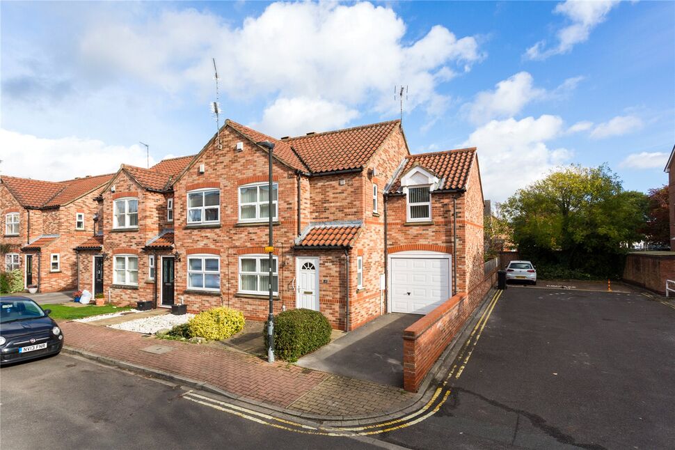 Main image of 3 bedroom Semi Detached House for sale, Hansom Place, York, North Yorkshire, YO31