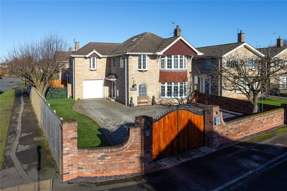 5 bedroom Detached House for sale