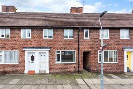 Chatsworth Terrace, 3 bedroom Mid Terrace House for sale, £280,000