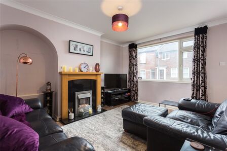 3 bedroom Mid Terrace House for sale