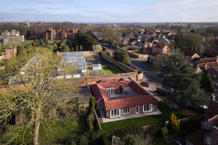 Heslington, 4 bedroom Detached Bungalow for sale, £950,000