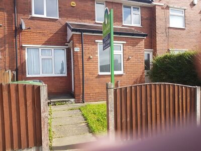 Longworth Road, 3 bedroom Mid Terrace House to rent, £950 pcm