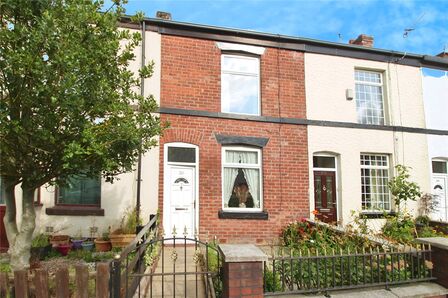 2 bedroom Mid Terrace House for sale