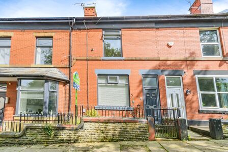 2 bedroom Mid Terrace House for sale