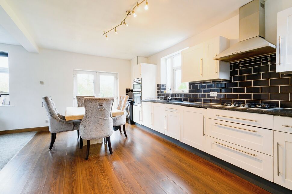 Kitchen Dining Area