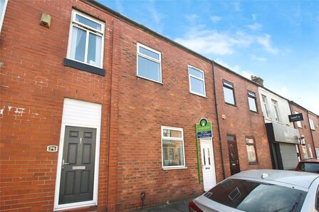 Cross Lane, 3 bedroom  House to rent, £950 pcm