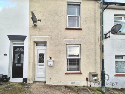 2 bedroom Mid Terrace House for sale