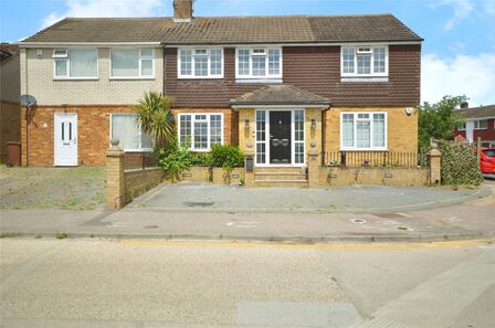 5 bedroom Semi Detached House for sale