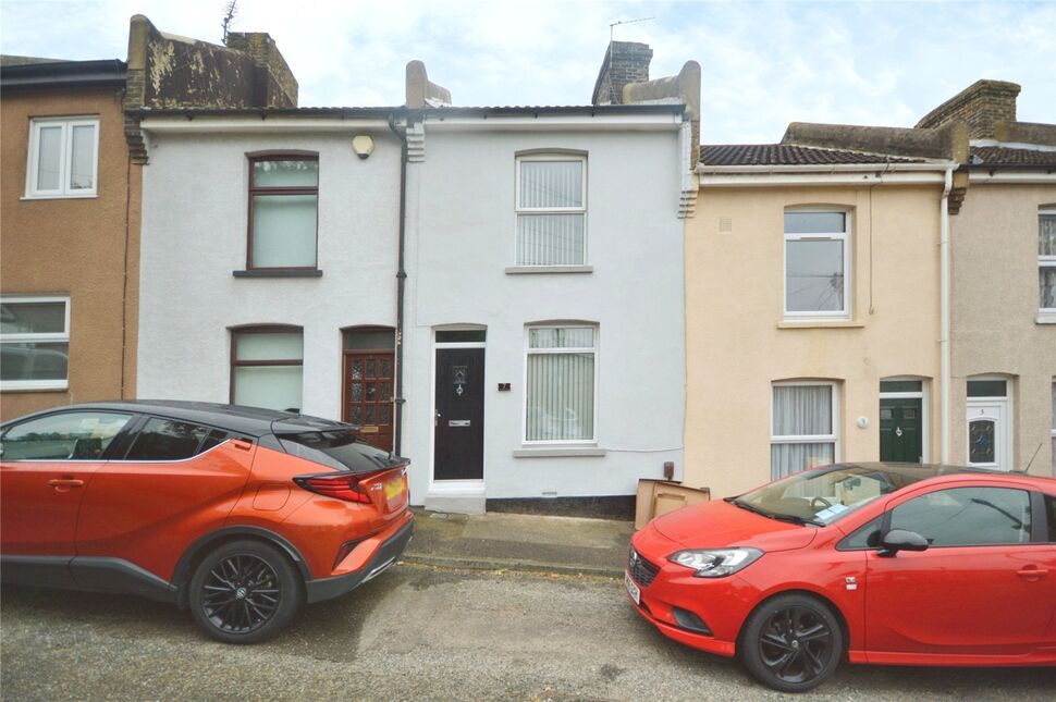 2 bedroom Mid Terrace House for sale