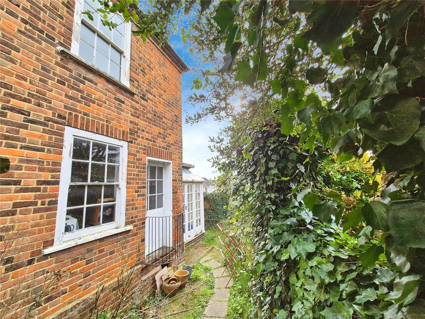 Main image of 3 bedroom Mid Terrace House for sale, High Street, Upnor, Kent, ME2