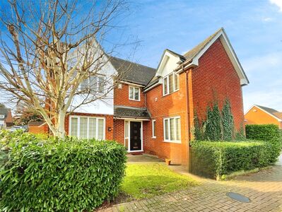 5 bedroom Detached House to rent