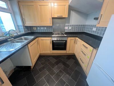 Hayle Road, 3 bedroom Semi Detached House to rent, £1,200 pcm