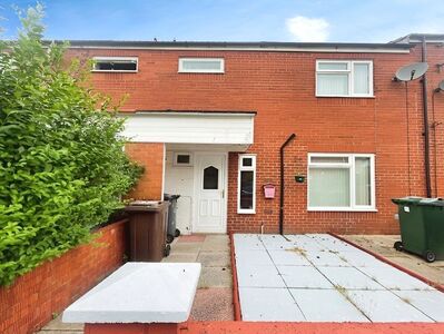 4 bedroom Mid Terrace House for sale