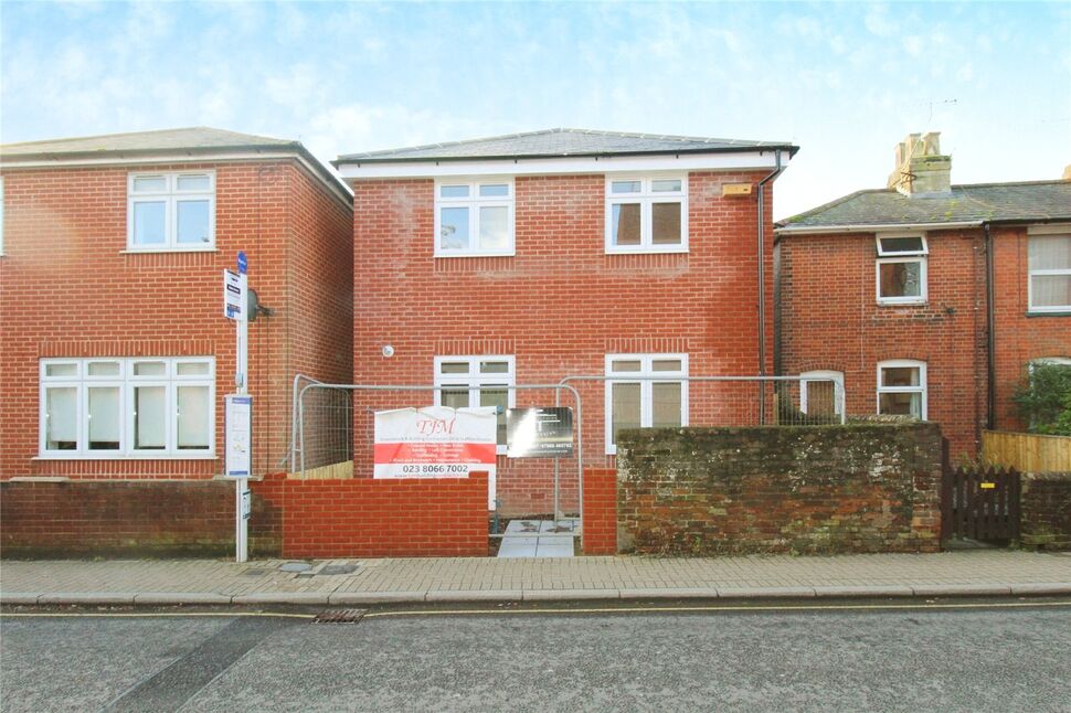 Main image of 2 bedroom Semi Detached House for sale, Junction Road, Totton, Hampshire, SO40