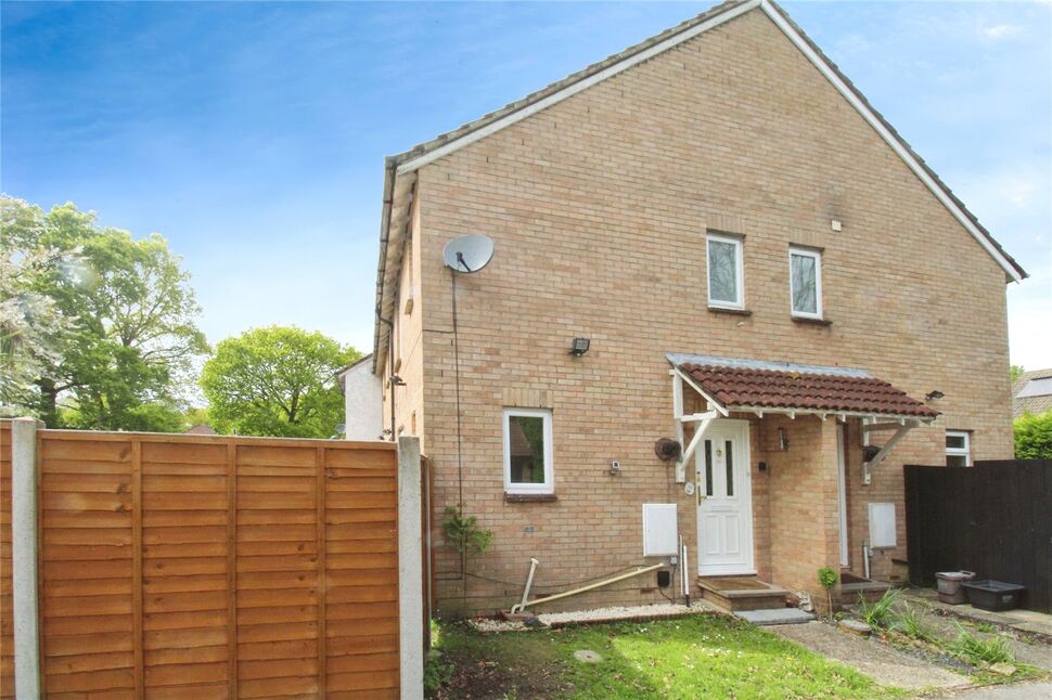 Main image of 2 bedroom End Terrace House for sale, Torridge Gardens, West End, Hampshire, SO18