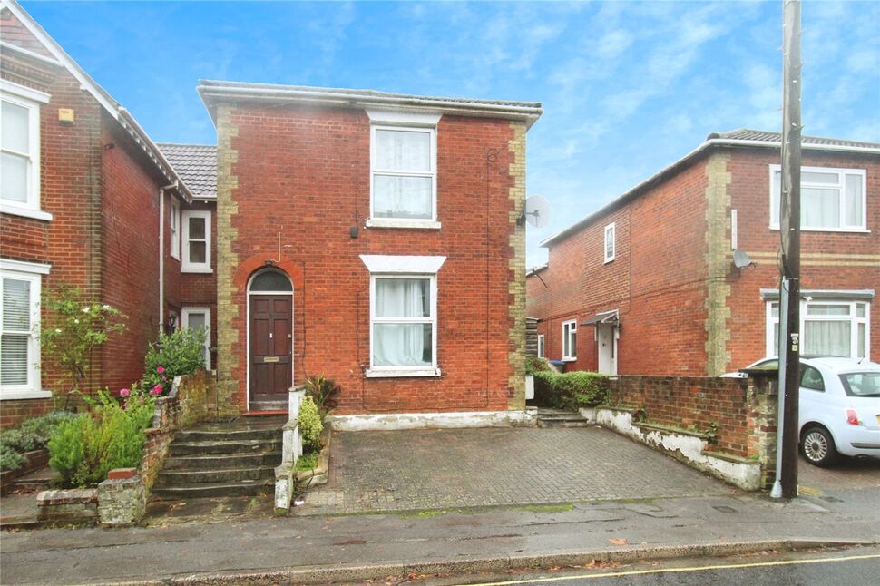 Main image of 3 bedroom Detached House for sale, Avenue Road, Southampton, Hampshire, SO14