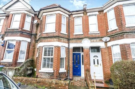 Tennyson Road, 1 bedroom  Flat to rent, £1,195 pcm