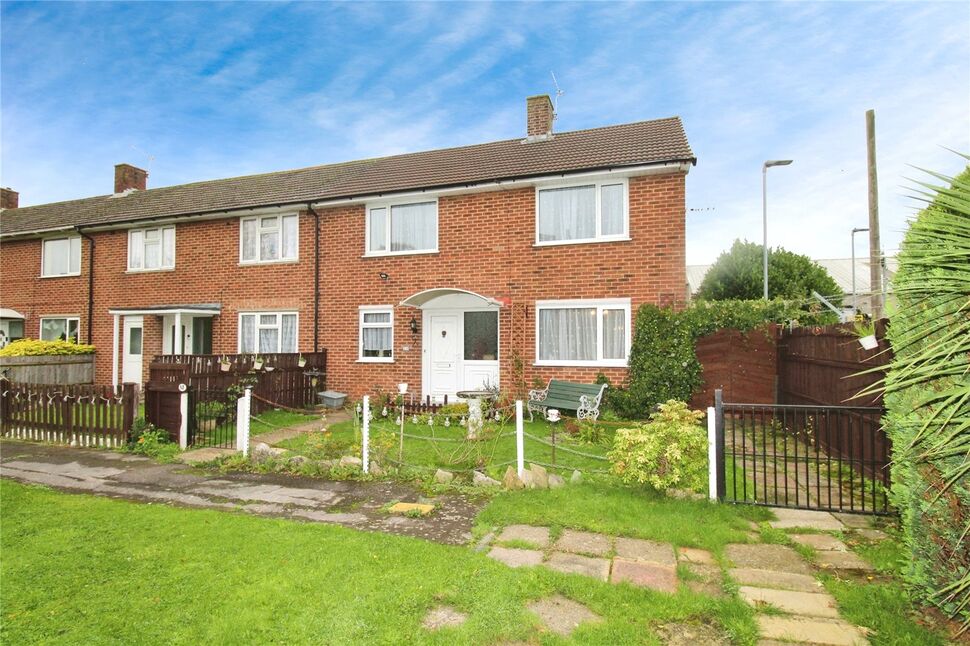 Main image of 3 bedroom End Terrace House for sale, Cuckmere Lane, Southampton, Hampshire, SO16